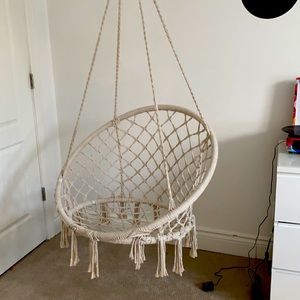 Swinging chair